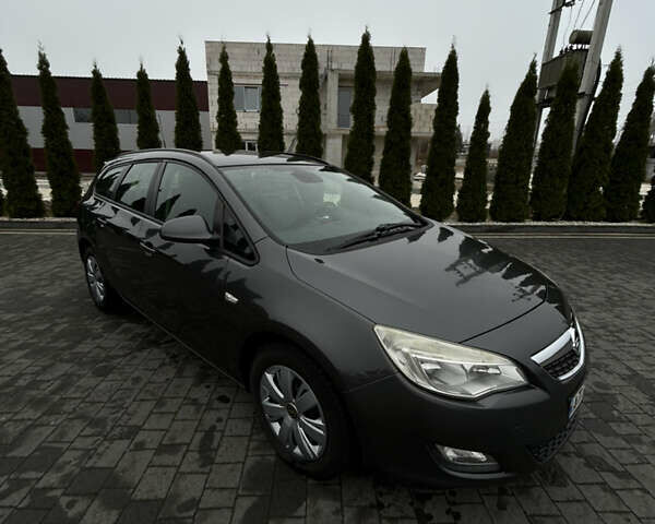 Серый Опель Астра, объемом двигателя 1.69 л и пробегом 261 тыс. км за 6300 $, фото 8 на Automoto.ua