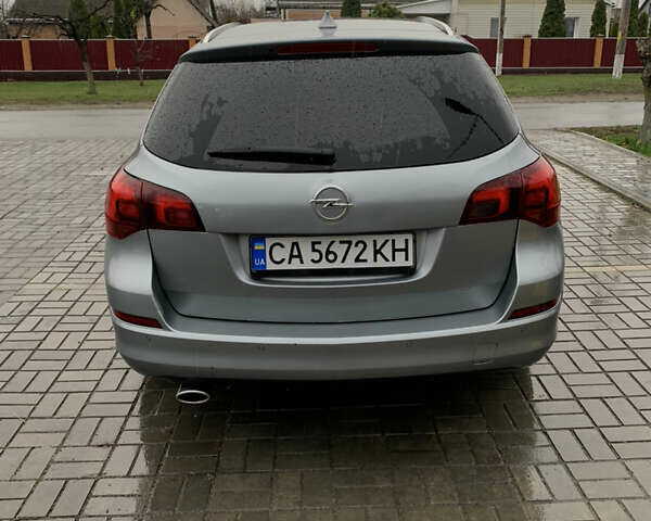 Сірий Опель Астра, об'ємом двигуна 2 л та пробігом 377 тис. км за 5000 $, фото 5 на Automoto.ua
