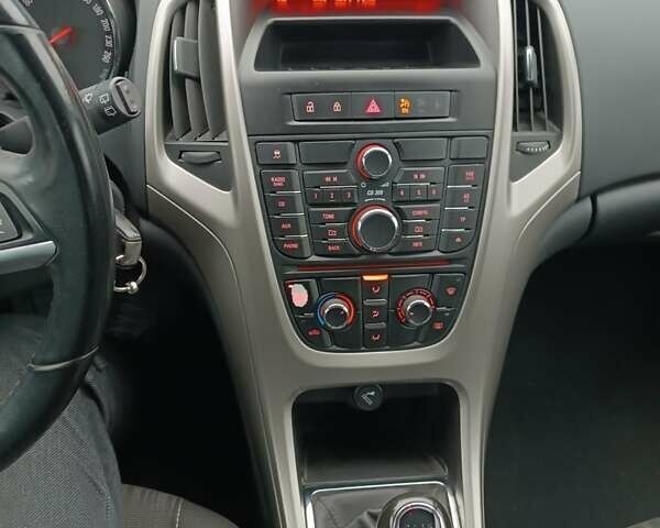 Серый Опель Астра, объемом двигателя 1.6 л и пробегом 264 тыс. км за 6200 $, фото 12 на Automoto.ua