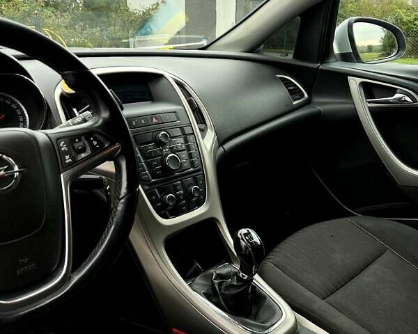 Серый Опель Астра, объемом двигателя 1.69 л и пробегом 380 тыс. км за 6999 $, фото 18 на Automoto.ua