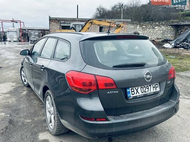 Серый Опель Астра, объемом двигателя 1.69 л и пробегом 270 тыс. км за 6600 $, фото 1 на Automoto.ua