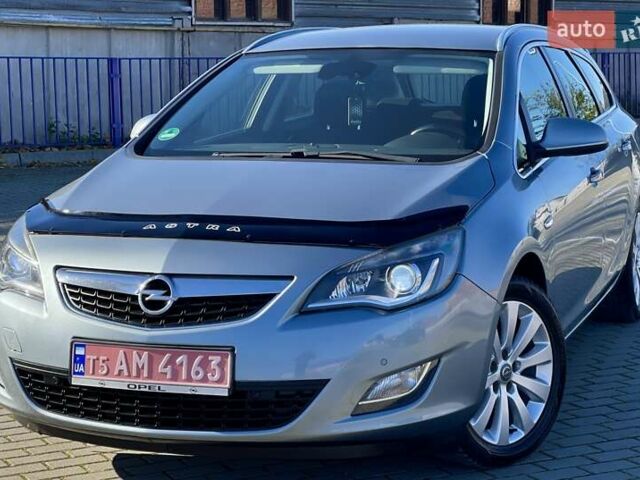 Серый Опель Астра, объемом двигателя 1.7 л и пробегом 259 тыс. км за 7700 $, фото 1 на Automoto.ua