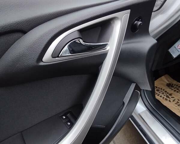 Серый Опель Астра, объемом двигателя 1.3 л и пробегом 236 тыс. км за 6950 $, фото 16 на Automoto.ua