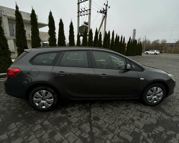 Серый Опель Астра, объемом двигателя 1.69 л и пробегом 261 тыс. км за 6300 $, фото 7 на Automoto.ua