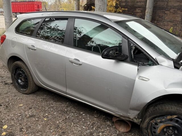 Серый Опель Астра, объемом двигателя 1.7 л и пробегом 230 тыс. км за 1999 $, фото 5 на Automoto.ua