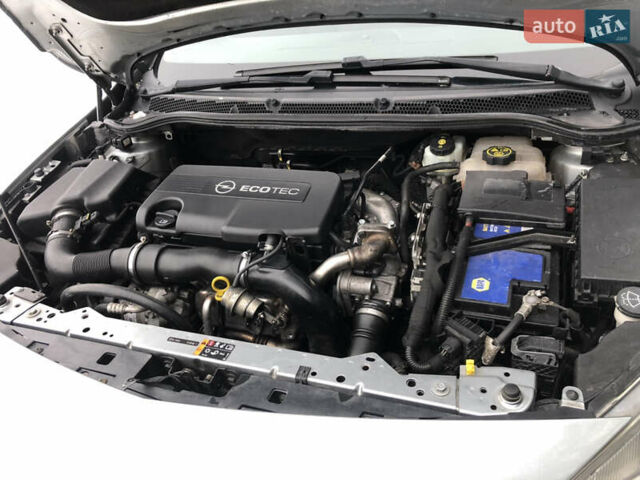 Серый Опель Астра, объемом двигателя 1.7 л и пробегом 220 тыс. км за 10600 $, фото 33 на Automoto.ua