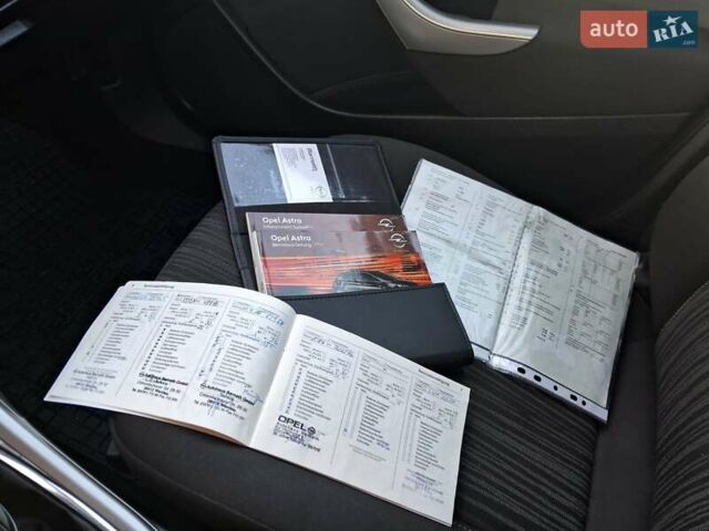 Серый Опель Астра, объемом двигателя 1.6 л и пробегом 176 тыс. км за 7200 $, фото 2 на Automoto.ua