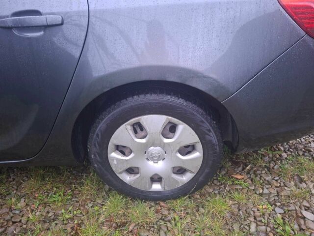 Серый Опель Астра, объемом двигателя 1.7 л и пробегом 317 тыс. км за 5900 $, фото 7 на Automoto.ua