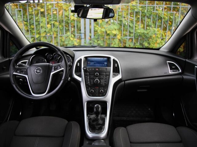 Серый Опель Астра, объемом двигателя 1.7 л и пробегом 233 тыс. км за 7800 $, фото 11 на Automoto.ua