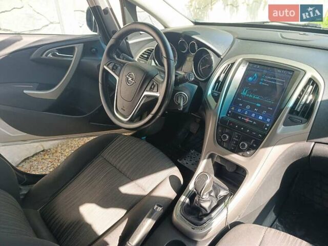 Серый Опель Астра, объемом двигателя 2 л и пробегом 241 тыс. км за 6500 $, фото 8 на Automoto.ua