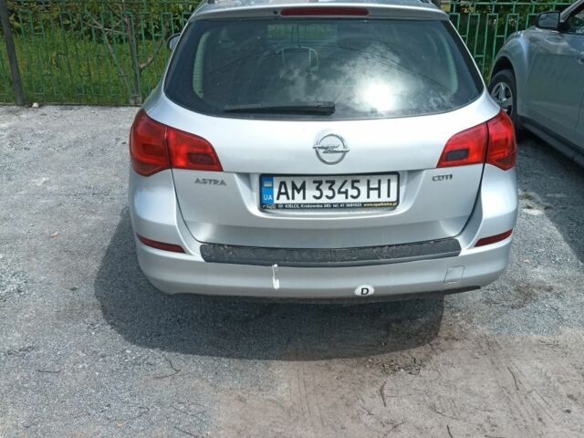 Серый Опель Астра, объемом двигателя 1.7 л и пробегом 300 тыс. км за 5700 $, фото 1 на Automoto.ua