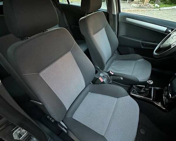 Опель Астра 2011 в Луцке на Automoto.ua Серый Опель Астра, объемом двигателя 1.6 л и пробегом 172 тыс. км за 5900 $, фото 61 на Automoto.ua