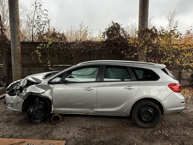 Серый Опель Астра, объемом двигателя 1.7 л и пробегом 230 тыс. км за 1999 $, фото 3 на Automoto.ua