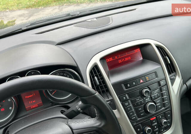 Серый Опель Астра, объемом двигателя 1.7 л и пробегом 319 тыс. км за 6400 $, фото 23 на Automoto.ua