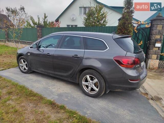 Опель Астра 2011 в Сарнах на Automoto.ua Серый Опель Астра, объемом двигателя 2 л и пробегом 261 тыс. км за 8500 $, фото 3 на Automoto.ua