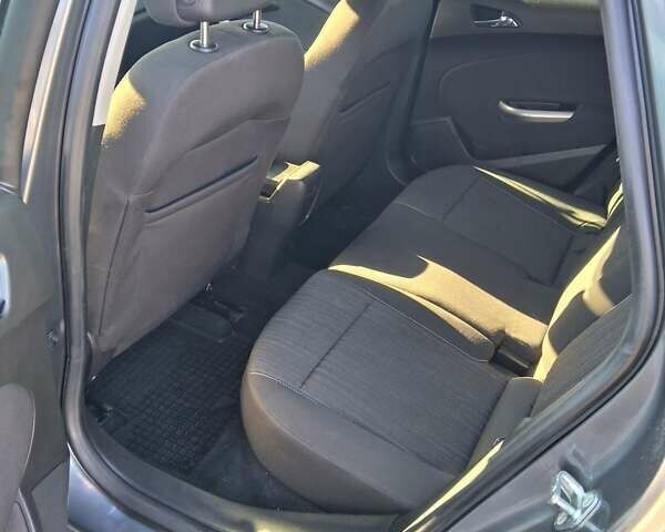 Серый Опель Астра, объемом двигателя 1.6 л и пробегом 176 тыс. км за 7200 $, фото 12 на Automoto.ua