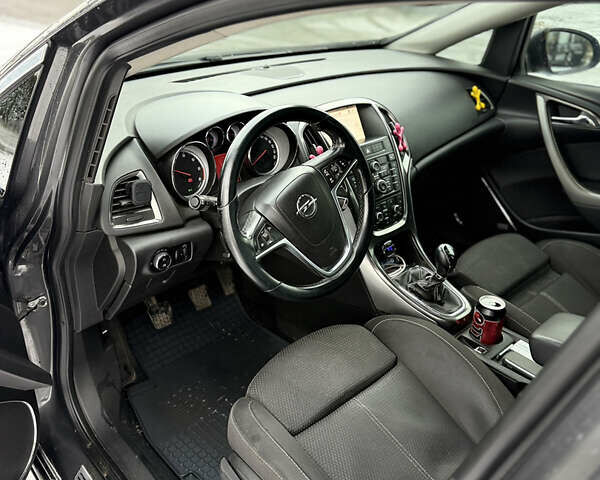 Сірий Опель Астра, об'ємом двигуна 1.25 л та пробігом 313 тис. км за 6400 $, фото 4 на Automoto.ua