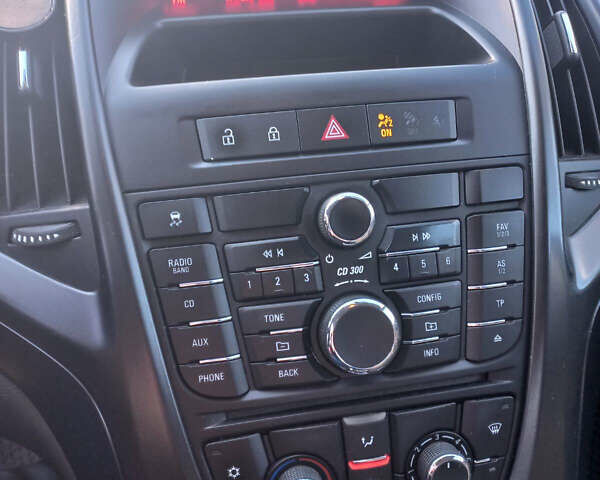 Серый Опель Астра, объемом двигателя 1.6 л и пробегом 140 тыс. км за 8400 $, фото 1 на Automoto.ua