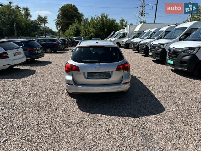 Серый Опель Астра, объемом двигателя 1.7 л и пробегом 183 тыс. км за 7900 $, фото 7 на Automoto.ua