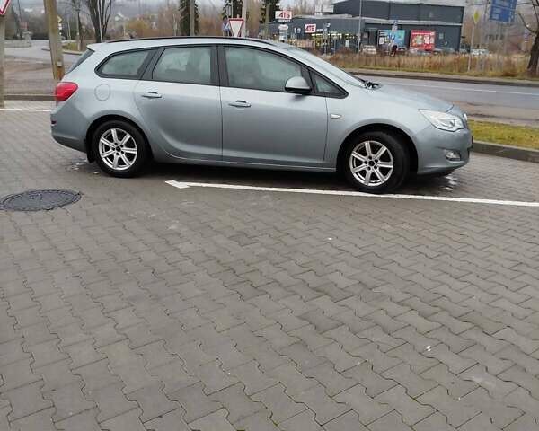 Серый Опель Астра, объемом двигателя 1.25 л и пробегом 254 тыс. км за 5000 $, фото 5 на Automoto.ua