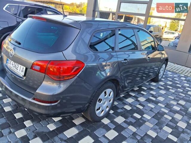 Серый Опель Астра, объемом двигателя 1.6 л и пробегом 176 тыс. км за 7200 $, фото 4 на Automoto.ua