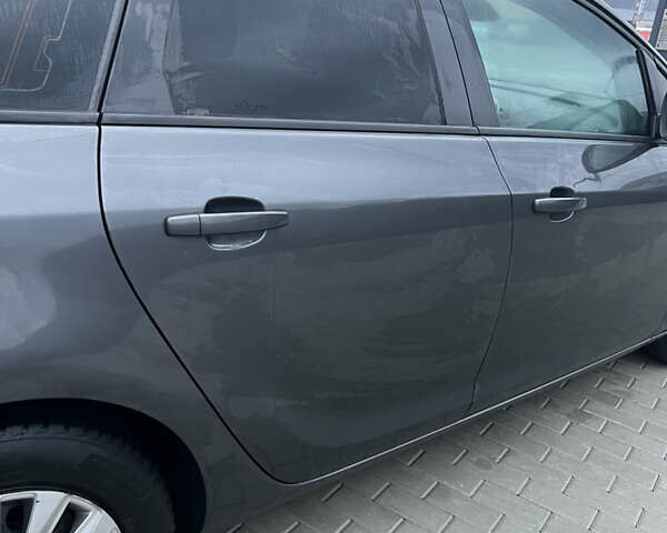 Серый Опель Астра, объемом двигателя 1.7 л и пробегом 287 тыс. км за 6500 $, фото 3 на Automoto.ua