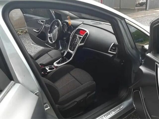 Серый Опель Астра, объемом двигателя 1.7 л и пробегом 216 тыс. км за 6300 $, фото 3 на Automoto.ua