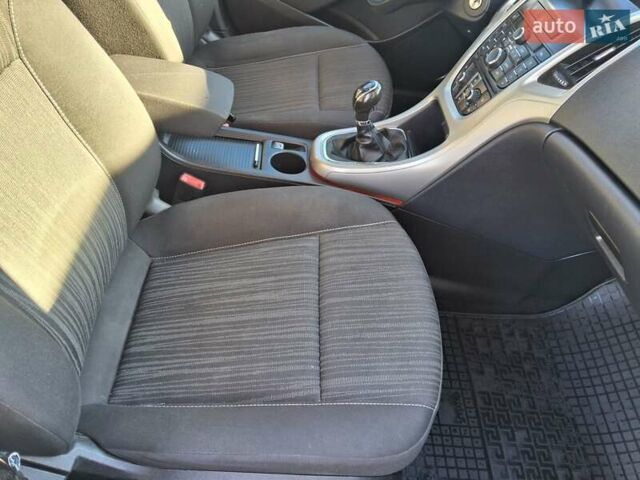 Серый Опель Астра, объемом двигателя 1.6 л и пробегом 176 тыс. км за 7200 $, фото 15 на Automoto.ua