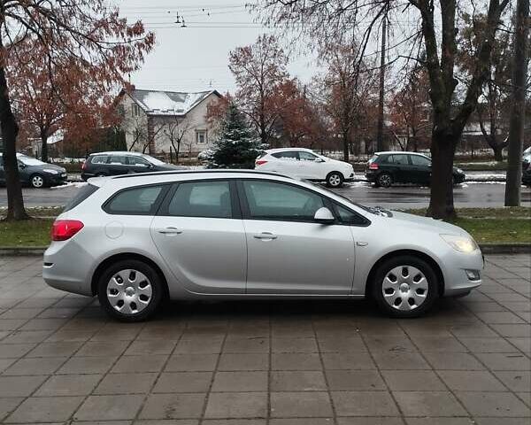 Серый Опель Астра, объемом двигателя 1.3 л и пробегом 236 тыс. км за 6950 $, фото 1 на Automoto.ua