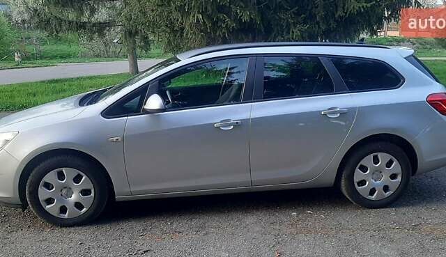 Серый Опель Астра, объемом двигателя 1.7 л и пробегом 248 тыс. км за 6950 $, фото 5 на Automoto.ua