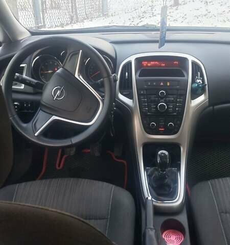 Серый Опель Астра, объемом двигателя 1.4 л и пробегом 183 тыс. км за 6400 $, фото 1 на Automoto.ua