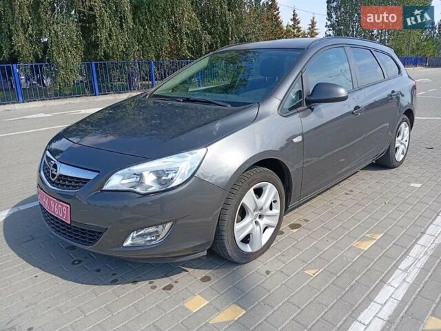 Серый Опель Астра, объемом двигателя 1.4 л и пробегом 183 тыс. км за 5900 $, фото 8 на Automoto.ua
