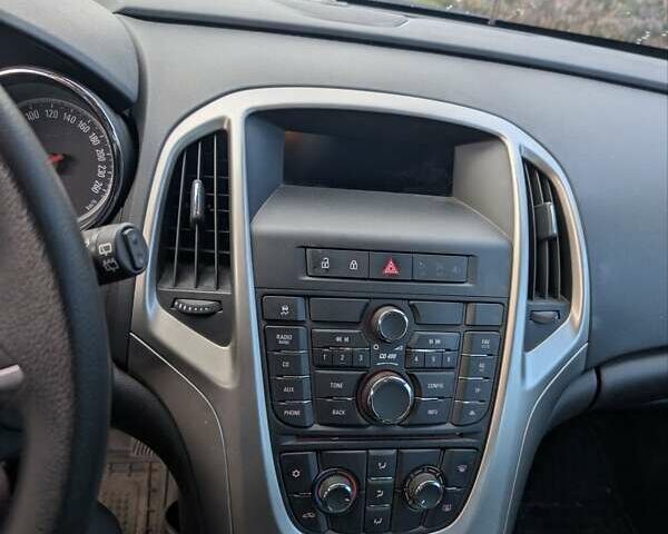 Опель Астра 2011 в Черновцах на Automoto.ua Серый Опель Астра, объемом двигателя 1.7 л и пробегом 289 тыс. км за 7000 $, фото 1 на Automoto.ua