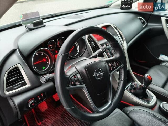 Серый Опель Астра, объемом двигателя 1.7 л и пробегом 276 тыс. км за 6500 $, фото 18 на Automoto.ua