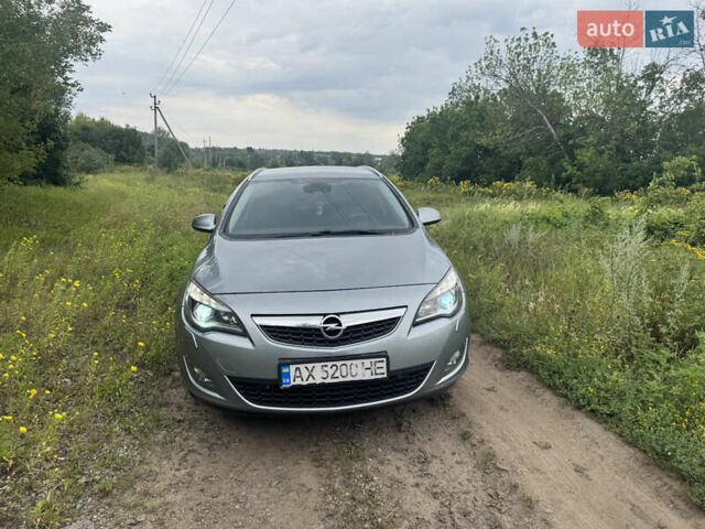 Серый Опель Астра, объемом двигателя 1.36 л и пробегом 245 тыс. км за 7000 $, фото 2 на Automoto.ua