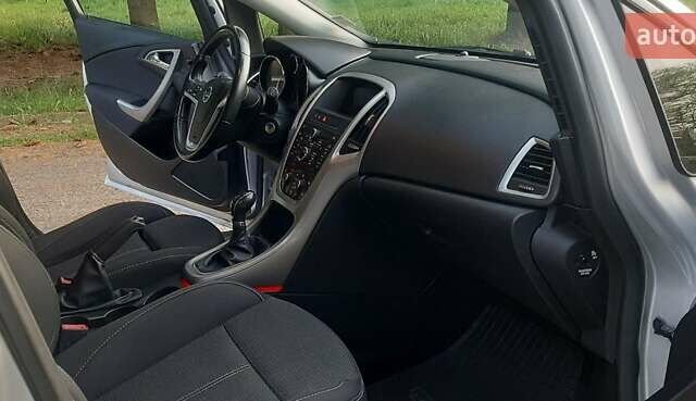 Серый Опель Астра, объемом двигателя 1.7 л и пробегом 248 тыс. км за 6950 $, фото 23 на Automoto.ua