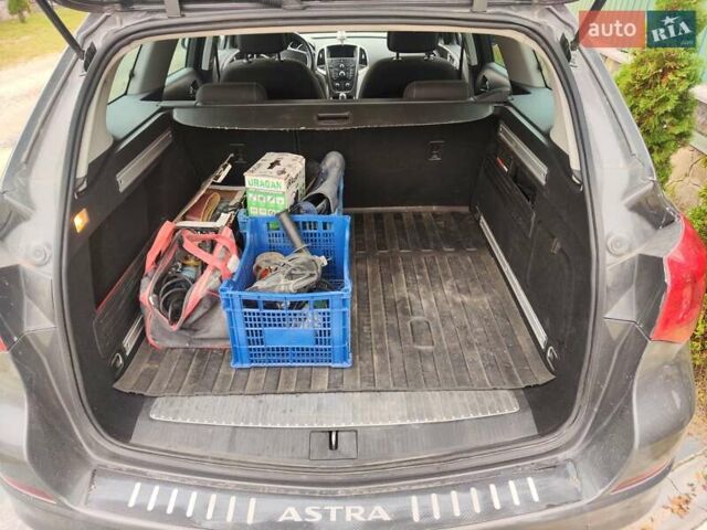 Опель Астра 2011 в Сарнах на Automoto.ua Серый Опель Астра, объемом двигателя 2 л и пробегом 261 тыс. км за 8500 $, фото 4 на Automoto.ua