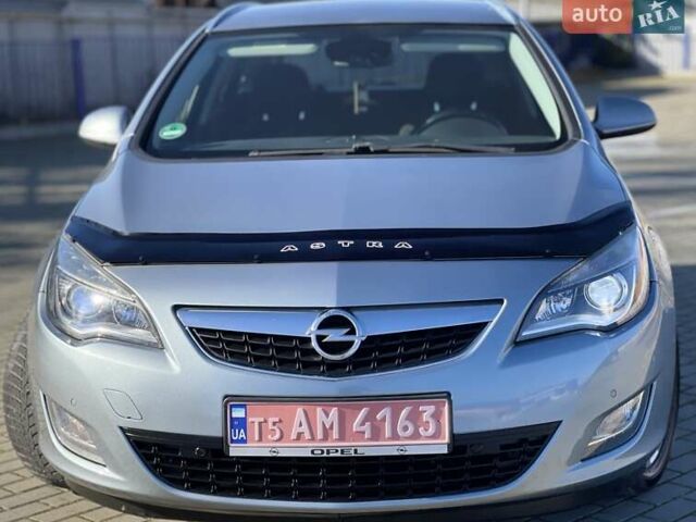 Серый Опель Астра, объемом двигателя 1.7 л и пробегом 259 тыс. км за 7700 $, фото 5 на Automoto.ua