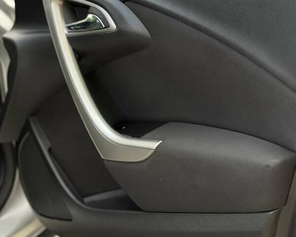 Сірий Опель Астра, об'ємом двигуна 1.96 л та пробігом 280 тис. км за 7950 $, фото 31 на Automoto.ua