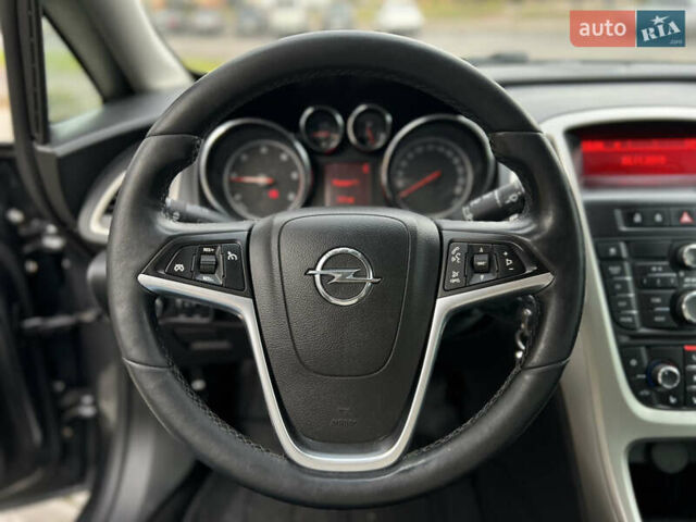 Серый Опель Астра, объемом двигателя 1.7 л и пробегом 319 тыс. км за 6400 $, фото 11 на Automoto.ua