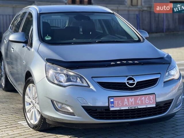 Серый Опель Астра, объемом двигателя 1.7 л и пробегом 259 тыс. км за 7700 $, фото 14 на Automoto.ua