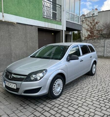 Серый Опель Астра, объемом двигателя 1.7 л и пробегом 236 тыс. км за 6100 $, фото 7 на Automoto.ua