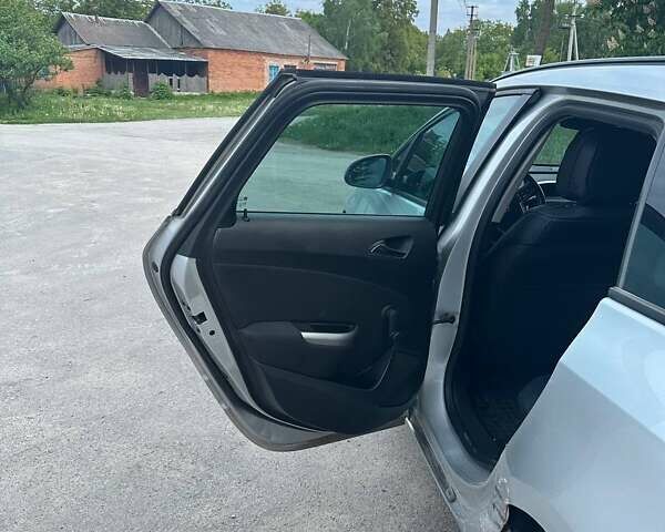 Серый Опель Астра, объемом двигателя 1.7 л и пробегом 228 тыс. км за 7000 $, фото 13 на Automoto.ua