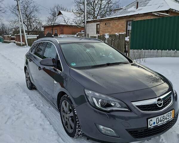 Серый Опель Астра, объемом двигателя 0 л и пробегом 245 тыс. км за 8850 $, фото 2 на Automoto.ua