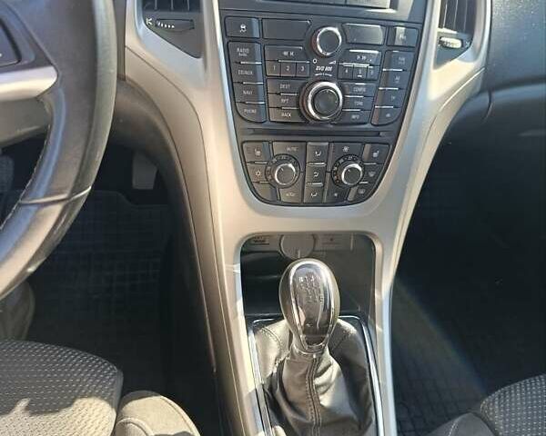 Серый Опель Астра, объемом двигателя 1.7 л и пробегом 196 тыс. км за 7100 $, фото 5 на Automoto.ua