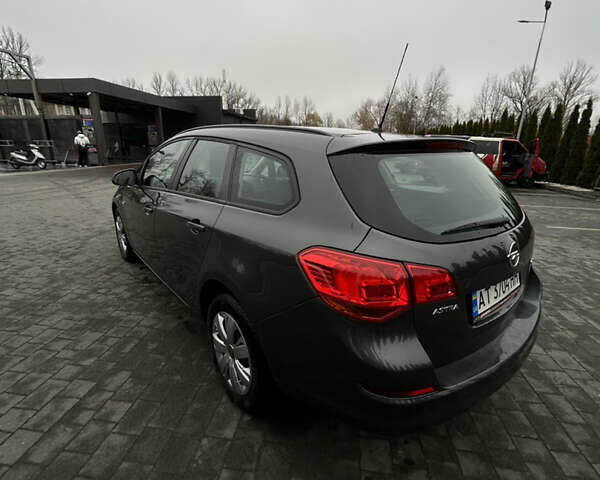 Серый Опель Астра, объемом двигателя 1.69 л и пробегом 261 тыс. км за 6300 $, фото 3 на Automoto.ua