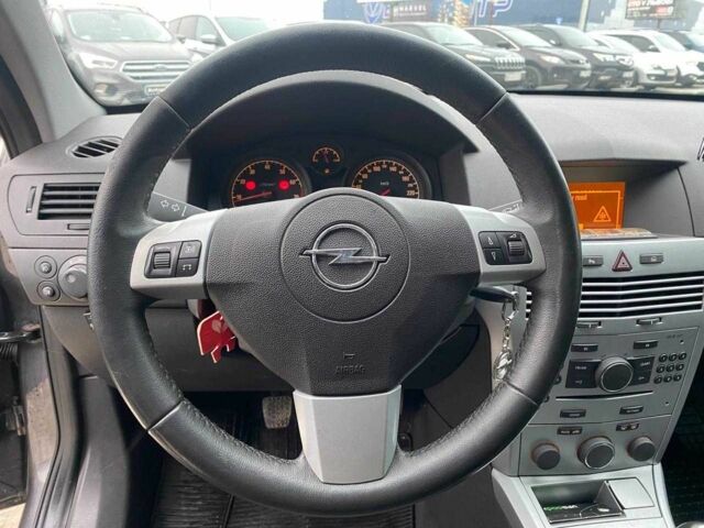 Серый Опель Астра, объемом двигателя 1.6 л и пробегом 192 тыс. км за 6290 $, фото 12 на Automoto.ua