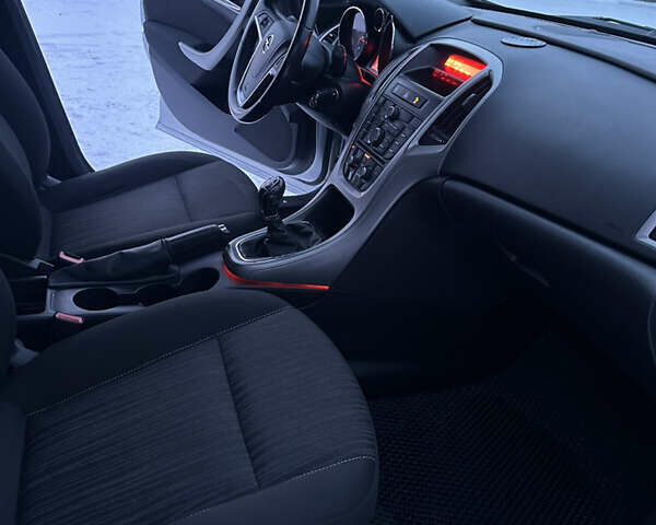 Сірий Опель Астра, об'ємом двигуна 1.7 л та пробігом 248 тис. км за 6700 $, фото 13 на Automoto.ua