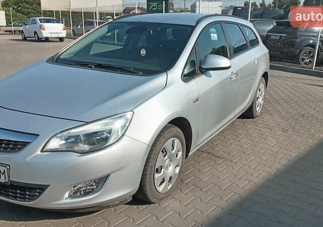 Серый Опель Астра, объемом двигателя 1.69 л и пробегом 187 тыс. км за 6800 $, фото 15 на Automoto.ua