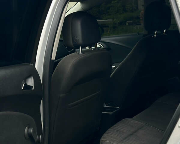 Серый Опель Астра, объемом двигателя 1.7 л и пробегом 261 тыс. км за 6900 $, фото 11 на Automoto.ua